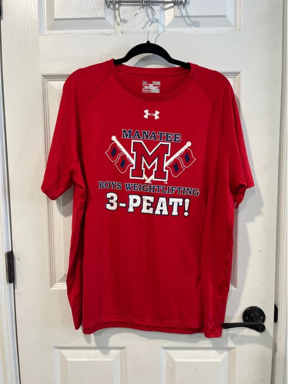 Mans Heat gear XL red T-shirt manatee